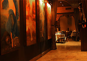 Harrison's Restaurant and Lounge in Miami Beach