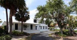 Icon Oceanfront Hotel